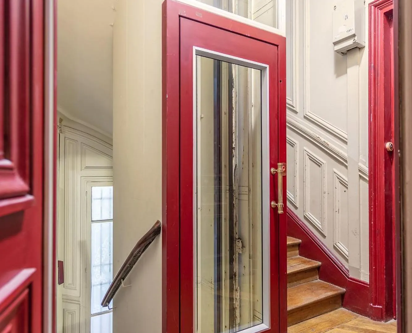 Superbe Louvre Apartment