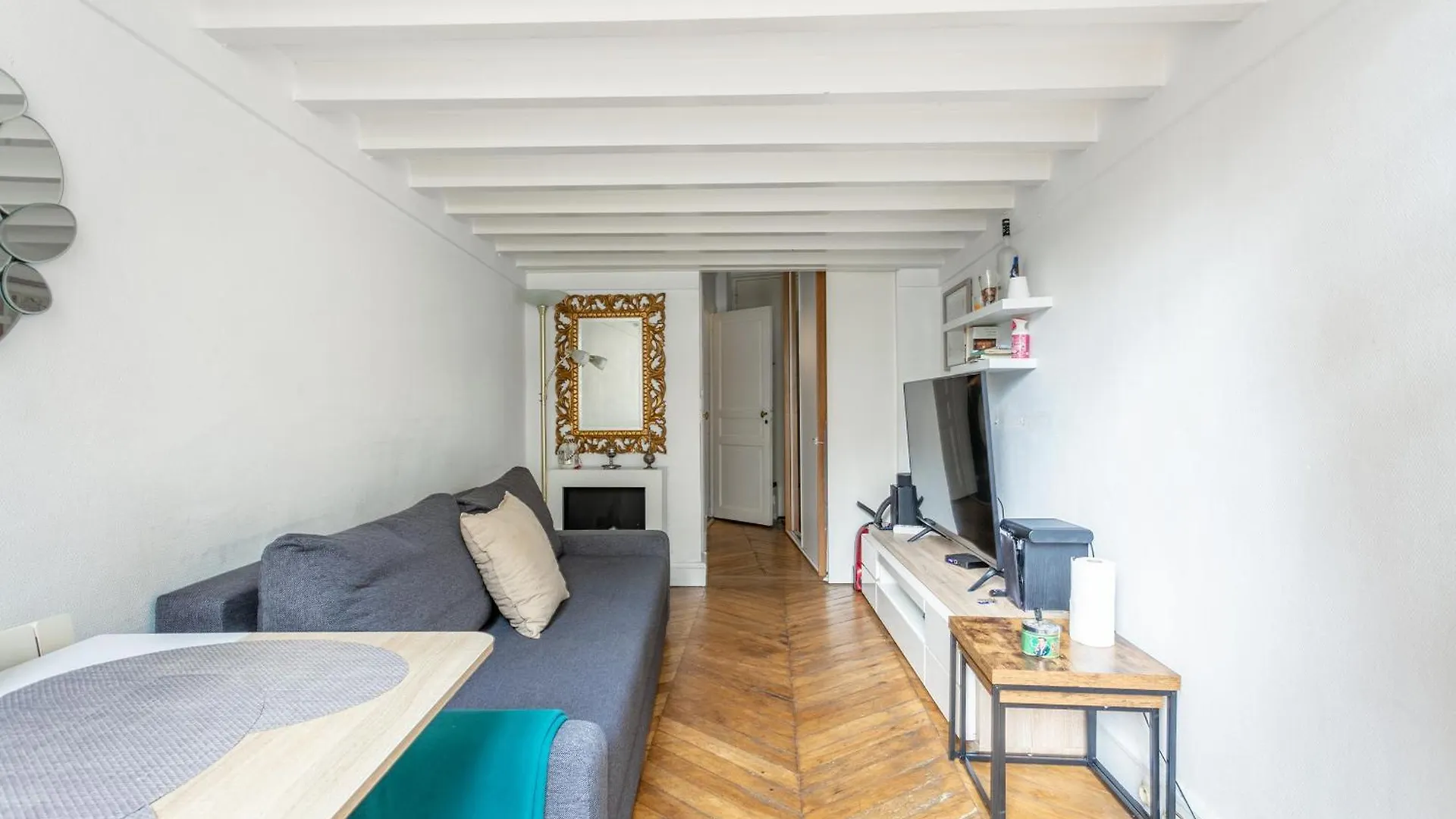 Superbe Louvre Apartment
